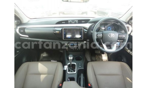 Nunua Imported Toyota Hilux Nyeusi Gari ndani ya Import - Dubai nchini Arusha Nunua Imported Toyota Hilux Nyeusi Gari ndani ya Import - Dubai nchini Arusha