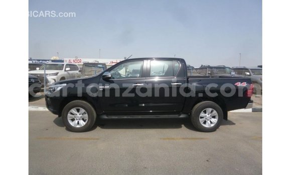 Nunua Imported Toyota Hilux Nyeusi Gari ndani ya Import - Dubai nchini Arusha Nunua Imported Toyota Hilux Nyeusi Gari ndani ya Import - Dubai nchini Arusha