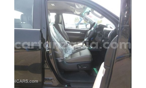 Nunua Imported Toyota Hilux Nyeusi Gari ndani ya Import - Dubai nchini Arusha Nunua Imported Toyota Hilux Nyeusi Gari ndani ya Import - Dubai nchini Arusha