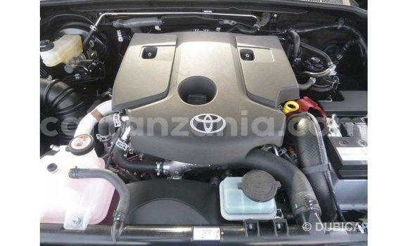 Nunua Imported Toyota Hilux Nyeusi Gari ndani ya Import - Dubai nchini Arusha Nunua Imported Toyota Hilux Nyeusi Gari ndani ya Import - Dubai nchini Arusha
