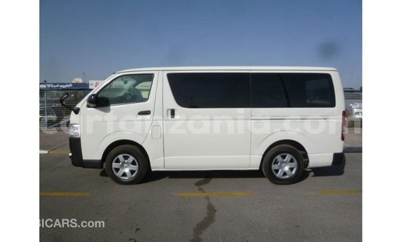 Nunua Imported Toyota Hiace Nyeupe Gari ndani ya Import - Dubai nchini Arusha Nunua Imported Toyota Hiace Nyeupe Gari ndani ya Import - Dubai nchini Arusha