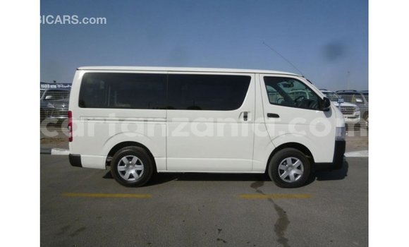 Nunua Imported Toyota Hiace Nyeupe Gari ndani ya Import - Dubai nchini Arusha Nunua Imported Toyota Hiace Nyeupe Gari ndani ya Import - Dubai nchini Arusha