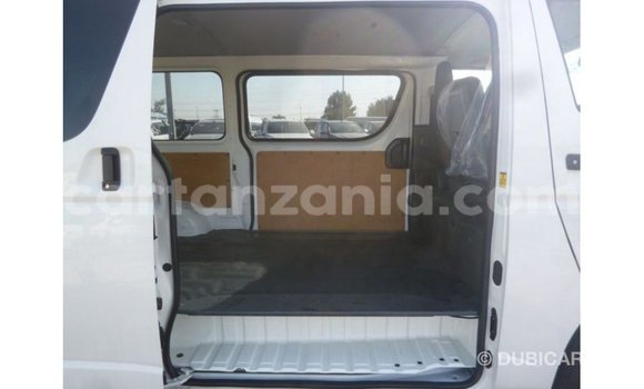 Nunua Imported Toyota Hiace Nyeupe Gari ndani ya Import - Dubai nchini Arusha Nunua Imported Toyota Hiace Nyeupe Gari ndani ya Import - Dubai nchini Arusha