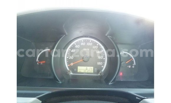 Buy Import Toyota Hiace White Car in Import - Dubai in Arusha Buy Import Toyota Hiace White Car in Import - Dubai in Arusha