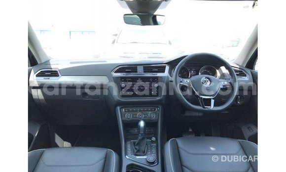 Nunua Imported Volkswagen Tiguan Nyeusi Gari ndani ya Import - Dubai nchini Arusha Nunua Imported Volkswagen Tiguan Nyeusi Gari ndani ya Import - Dubai nchini Arusha