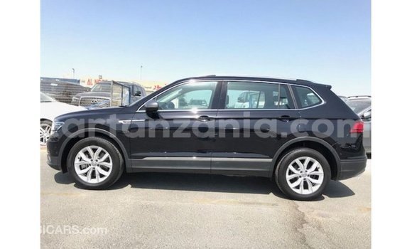 Nunua Imported Volkswagen Tiguan Nyeusi Gari ndani ya Import - Dubai nchini Arusha Nunua Imported Volkswagen Tiguan Nyeusi Gari ndani ya Import - Dubai nchini Arusha