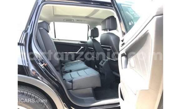 Nunua Imported Volkswagen Tiguan Nyeusi Gari ndani ya Import - Dubai nchini Arusha Nunua Imported Volkswagen Tiguan Nyeusi Gari ndani ya Import - Dubai nchini Arusha