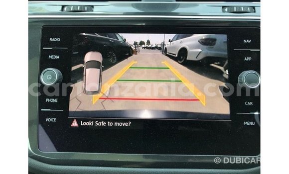 Nunua Imported Volkswagen Tiguan Nyeusi Gari ndani ya Import - Dubai nchini Arusha Nunua Imported Volkswagen Tiguan Nyeusi Gari ndani ya Import - Dubai nchini Arusha