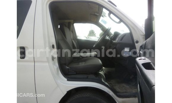 Nunua Imported Toyota Hiace Nyeupe Gari ndani ya Import - Dubai nchini Arusha Nunua Imported Toyota Hiace Nyeupe Gari ndani ya Import - Dubai nchini Arusha