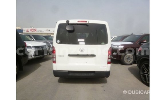 Nunua Imported Toyota Hiace Nyeupe Gari ndani ya Import - Dubai nchini Arusha Nunua Imported Toyota Hiace Nyeupe Gari ndani ya Import - Dubai nchini Arusha