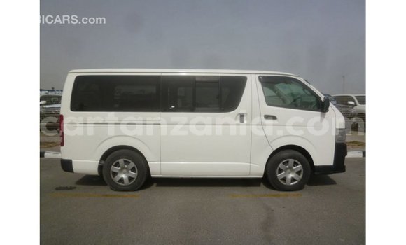 Nunua Imported Toyota Hiace Nyeupe Gari ndani ya Import - Dubai nchini Arusha Nunua Imported Toyota Hiace Nyeupe Gari ndani ya Import - Dubai nchini Arusha