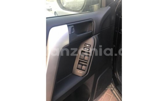 Nunua Imported Toyota Prado Nyeusi Gari ndani ya Import - Dubai nchini Arusha Nunua Imported Toyota Prado Nyeusi Gari ndani ya Import - Dubai nchini Arusha
