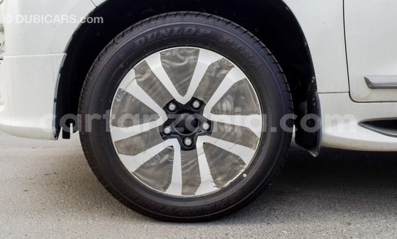 Nunua Imported Toyota Land Cruiser Nyeusi Gari ndani ya Import - Dubai nchini Arusha Nunua Imported Toyota Land Cruiser Nyeusi Gari ndani ya Import - Dubai nchini Arusha