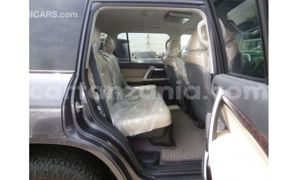 Nunua Imported Toyota Land Cruiser Nyingine Gari ndani ya Import - Dubai nchini Arusha Nunua Imported Toyota Land Cruiser Nyingine Gari ndani ya Import - Dubai nchini Arusha