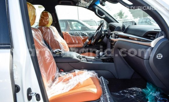 Nunua Imported Lexus LX Nyeupe Gari ndani ya Import - Dubai nchini Arusha Nunua Imported Lexus LX Nyeupe Gari ndani ya Import - Dubai nchini Arusha