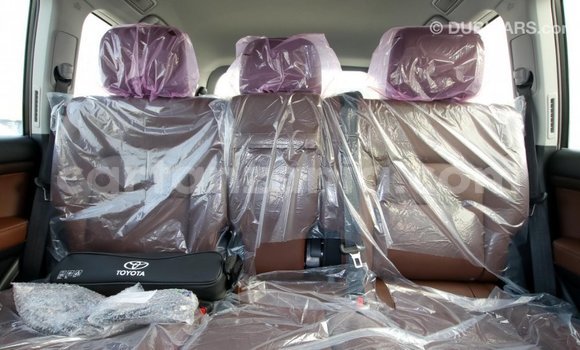 Nunua Imported Toyota Land Cruiser Nyeusi Gari ndani ya Import - Dubai nchini Arusha Nunua Imported Toyota Land Cruiser Nyeusi Gari ndani ya Import - Dubai nchini Arusha