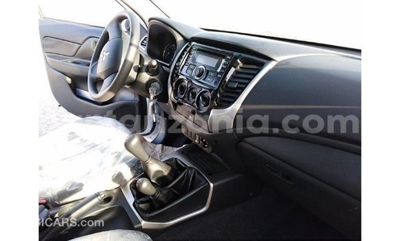 Nunua Imported Mitsubishi L200 Nyeupe Gari ndani ya Import - Dubai nchini Arusha Nunua Imported Mitsubishi L200 Nyeupe Gari ndani ya Import - Dubai nchini Arusha