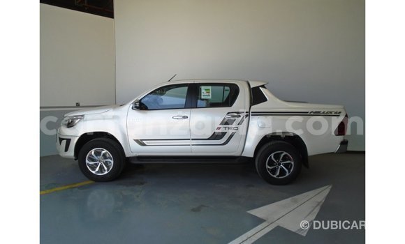 Nunua Imported Toyota Hilux Nyeupe Gari ndani ya Import - Dubai nchini Arusha Nunua Imported Toyota Hilux Nyeupe Gari ndani ya Import - Dubai nchini Arusha