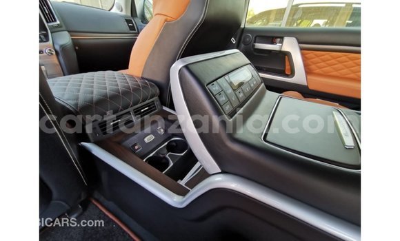 Nunua Imported Toyota Land Cruiser Nyeusi Gari ndani ya Import - Dubai nchini Arusha Nunua Imported Toyota Land Cruiser Nyeusi Gari ndani ya Import - Dubai nchini Arusha
