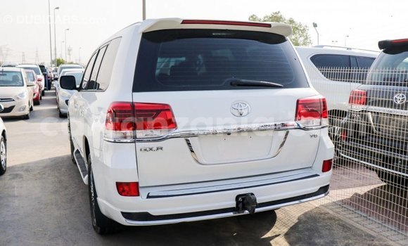 Buy Import Toyota Land Cruiser White Car in Import - Dubai in Arusha Buy Import Toyota Land Cruiser White Car in Import - Dubai in Arusha