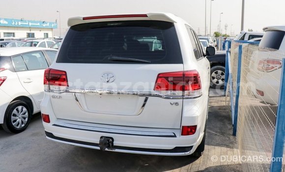 Buy Import Toyota Land Cruiser White Car in Import - Dubai in Arusha Buy Import Toyota Land Cruiser White Car in Import - Dubai in Arusha