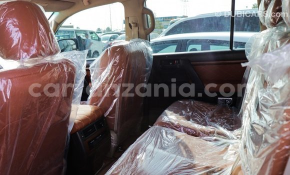 Buy Import Toyota Land Cruiser Black Car in Import - Dubai in Arusha Buy Import Toyota Land Cruiser Black Car in Import - Dubai in Arusha