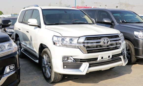 Buy Import Toyota Land Cruiser White Car in Import - Dubai in Arusha Buy Import Toyota Land Cruiser White Car in Import - Dubai in Arusha