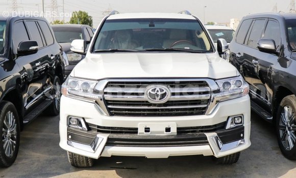 Buy Import Toyota Land Cruiser White Car in Import - Dubai in Arusha Buy Import Toyota Land Cruiser White Car in Import - Dubai in Arusha