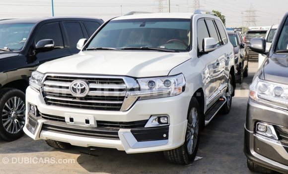 Buy Import Toyota Land Cruiser White Car in Import - Dubai in Arusha Buy Import Toyota Land Cruiser White Car in Import - Dubai in Arusha