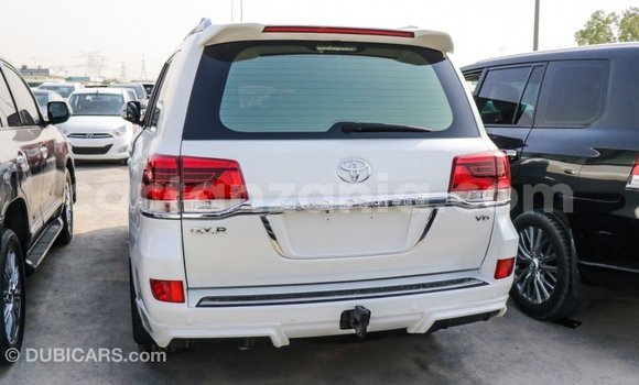 Buy Import Toyota Land Cruiser White Car in Import - Dubai in Arusha Buy Import Toyota Land Cruiser White Car in Import - Dubai in Arusha