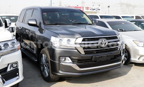 Nunua Imported Toyota Land Cruiser Nyeusi Gari ndani ya Import - Dubai nchini Arusha Nunua Imported Toyota Land Cruiser Nyeusi Gari ndani ya Import - Dubai nchini Arusha