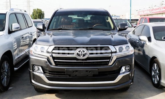 Nunua Imported Toyota Land Cruiser Nyeusi Gari ndani ya Import - Dubai nchini Arusha Nunua Imported Toyota Land Cruiser Nyeusi Gari ndani ya Import - Dubai nchini Arusha