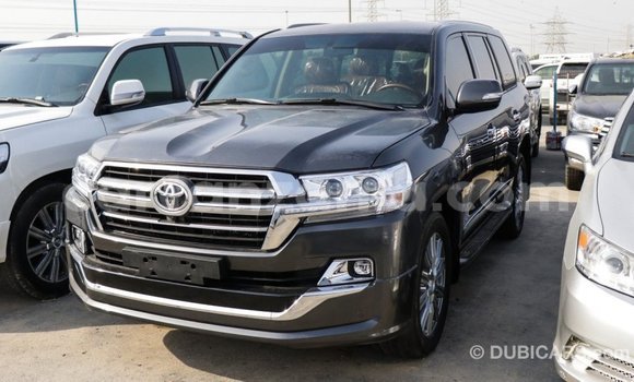 Nunua Imported Toyota Land Cruiser Nyeusi Gari ndani ya Import - Dubai nchini Arusha Nunua Imported Toyota Land Cruiser Nyeusi Gari ndani ya Import - Dubai nchini Arusha