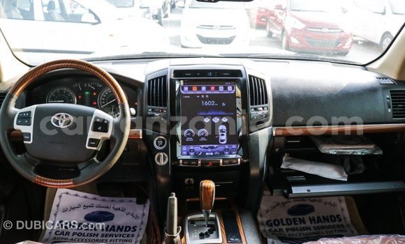 Nunua Imported Toyota Land Cruiser Nyeusi Gari ndani ya Import - Dubai nchini Arusha Nunua Imported Toyota Land Cruiser Nyeusi Gari ndani ya Import - Dubai nchini Arusha