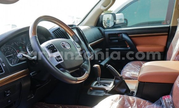 Nunua Imported Toyota Land Cruiser Nyeusi Gari ndani ya Import - Dubai nchini Arusha Nunua Imported Toyota Land Cruiser Nyeusi Gari ndani ya Import - Dubai nchini Arusha
