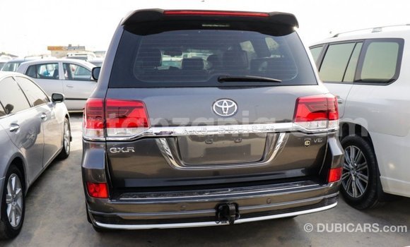 Nunua Imported Toyota Land Cruiser Nyeusi Gari ndani ya Import - Dubai nchini Arusha Nunua Imported Toyota Land Cruiser Nyeusi Gari ndani ya Import - Dubai nchini Arusha