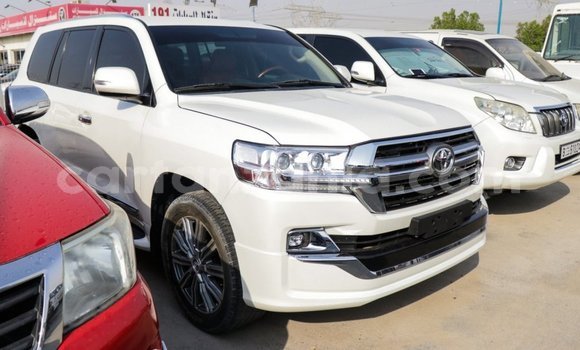 Buy Import Toyota Land Cruiser White Car in Import - Dubai in Arusha Buy Import Toyota Land Cruiser White Car in Import - Dubai in Arusha
