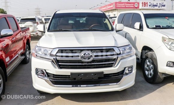 Buy Import Toyota Land Cruiser White Car in Import - Dubai in Arusha Buy Import Toyota Land Cruiser White Car in Import - Dubai in Arusha