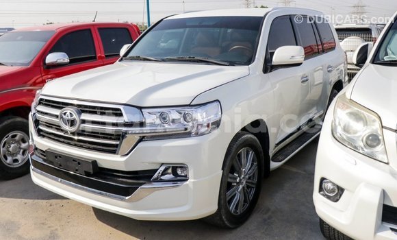Buy Import Toyota Land Cruiser White Car in Import - Dubai in Arusha Buy Import Toyota Land Cruiser White Car in Import - Dubai in Arusha