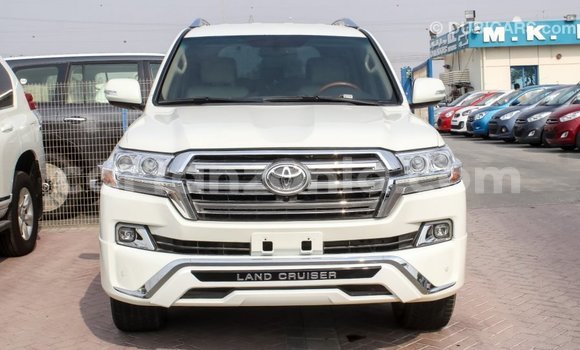 Buy Import Toyota Land Cruiser White Car in Import - Dubai in Arusha Buy Import Toyota Land Cruiser White Car in Import - Dubai in Arusha