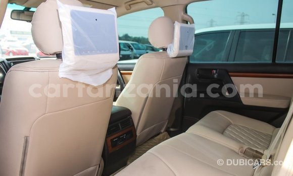 Buy Import Toyota Land Cruiser White Car in Import - Dubai in Arusha Buy Import Toyota Land Cruiser White Car in Import - Dubai in Arusha