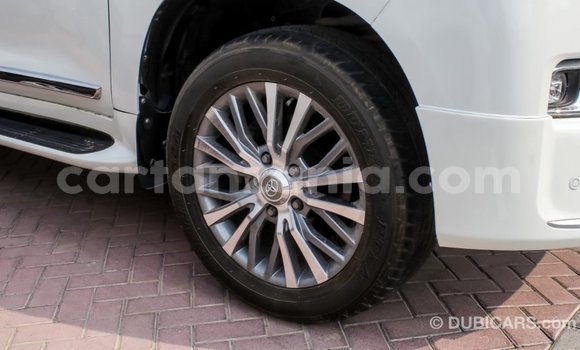Buy Import Toyota Land Cruiser White Car in Import - Dubai in Arusha Buy Import Toyota Land Cruiser White Car in Import - Dubai in Arusha