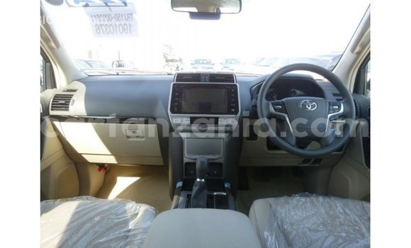 Nunua Imported Toyota Prado Nyeusi Gari ndani ya Import - Dubai nchini Arusha Nunua Imported Toyota Prado Nyeusi Gari ndani ya Import - Dubai nchini Arusha