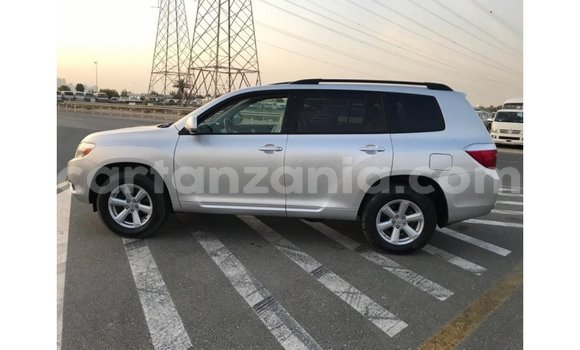 Nunua Imported Toyota Highlander Nyingine Gari ndani ya Import - Dubai nchini Arusha Nunua Imported Toyota Highlander Nyingine Gari ndani ya Import - Dubai nchini Arusha