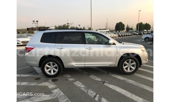 Nunua Imported Toyota Highlander Nyingine Gari ndani ya Import - Dubai nchini Arusha Nunua Imported Toyota Highlander Nyingine Gari ndani ya Import - Dubai nchini Arusha