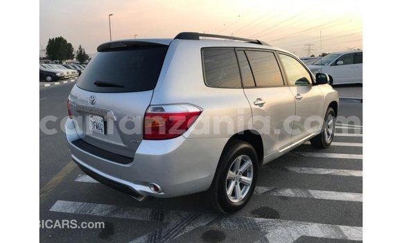 Nunua Imported Toyota Highlander Nyingine Gari ndani ya Import - Dubai nchini Arusha Nunua Imported Toyota Highlander Nyingine Gari ndani ya Import - Dubai nchini Arusha