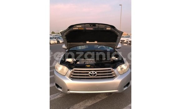 Nunua Imported Toyota Highlander Nyingine Gari ndani ya Import - Dubai nchini Arusha Nunua Imported Toyota Highlander Nyingine Gari ndani ya Import - Dubai nchini Arusha