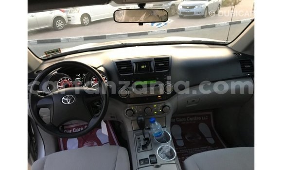 Nunua Imported Toyota Highlander Nyingine Gari ndani ya Import - Dubai nchini Arusha Nunua Imported Toyota Highlander Nyingine Gari ndani ya Import - Dubai nchini Arusha