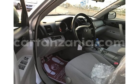 Nunua Imported Toyota Highlander Nyingine Gari ndani ya Import - Dubai nchini Arusha Nunua Imported Toyota Highlander Nyingine Gari ndani ya Import - Dubai nchini Arusha