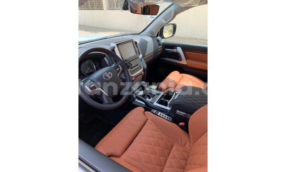 Nunua Imported Toyota Land Cruiser Nyeusi Gari ndani ya Import - Dubai nchini Arusha Nunua Imported Toyota Land Cruiser Nyeusi Gari ndani ya Import - Dubai nchini Arusha